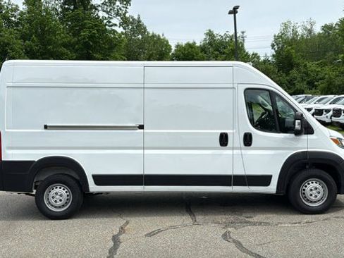 Used 2025 RAM ProMaster 2500 w/ Convenience Group FWD image 5