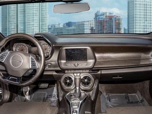 Used 2021 Chevrolet Camaro LT image 15