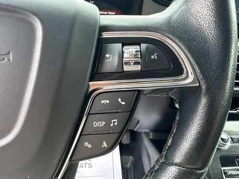Used 2023 Lincoln Nautilus AWD w/ Premium Package image 17