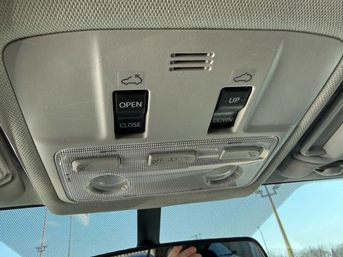 Used 2015 Toyota RAV4 XLE image 28