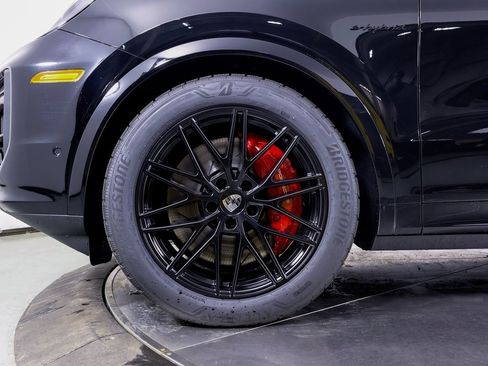 New 2025 Porsche Cayenne Turbo image 26