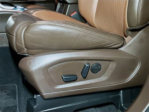 Certified 2022 Ford Explorer King Ranch w/ Premium Technology Package image 19