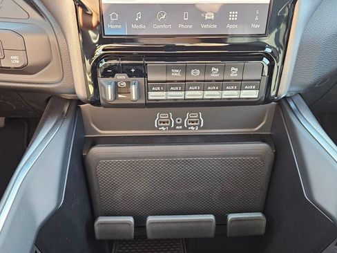 New 2026 RAM 2500 Big Horn AWD/4WD image 19