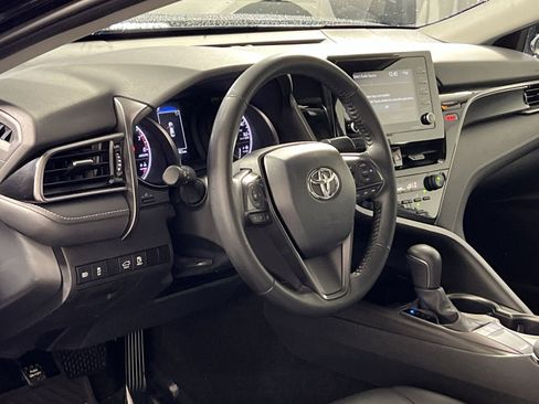 Used 2023 Toyota Camry SE FWD image 17