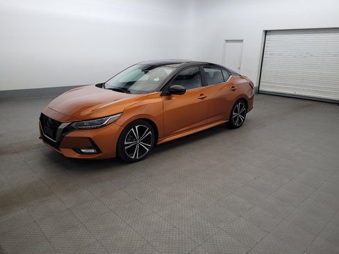 Used 2022 Nissan Sentra SR w/ SR Premium Package FWD image 2