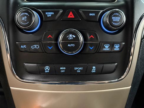 Used 2016 Jeep Grand Cherokee Laredo w/ Quick Order Package 23E AWD/4WD image 24