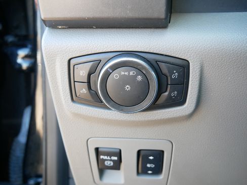 Used 2016 Ford F150 XLT w/ Equipment Group 302A Luxury image 26