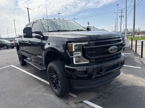 Used 2022 Ford F250 Lariat w/ Black Appearance Package image 6
