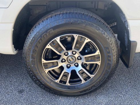 Used 2021 Nissan Titan SV w/ SV Convenience Package image 14