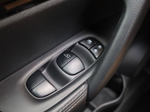 Used 2019 Nissan Rogue Sport SV w/ Technology Package FWD image 35