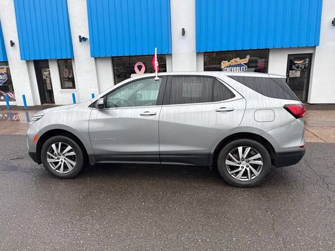 Used 2024 Chevrolet Equinox LT AWD/4WD image 16