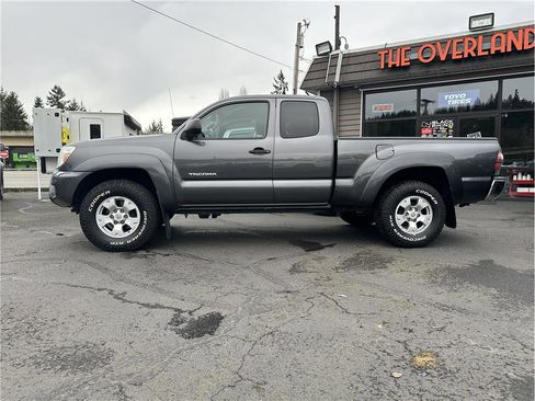 Used 2013 Toyota Tacoma 4x4 Access Cab V6 w/ SR5 Pkg image 3