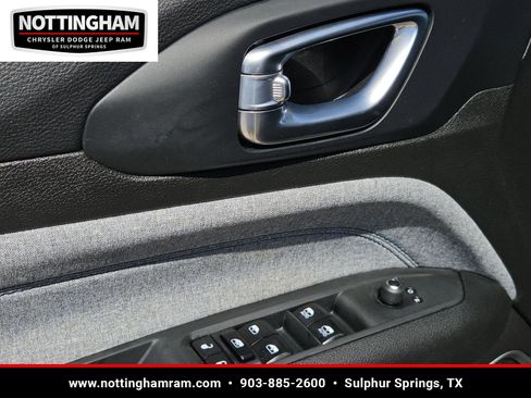 Used 2024 Jeep Compass Sport image 27