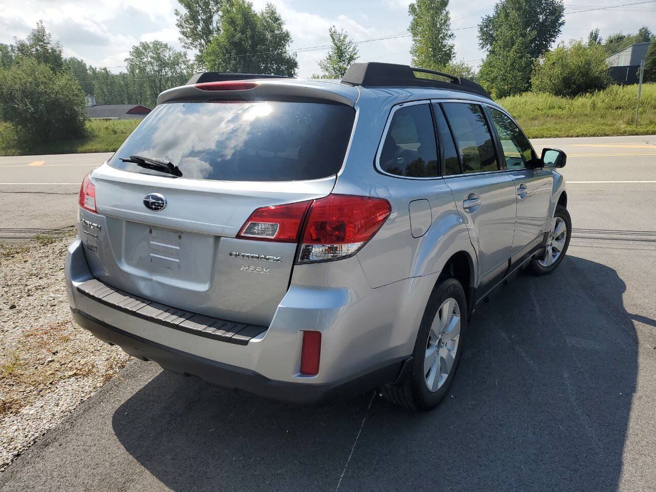 Used 2012 Subaru Outback 2.5i Premium AWD/4WD image 6