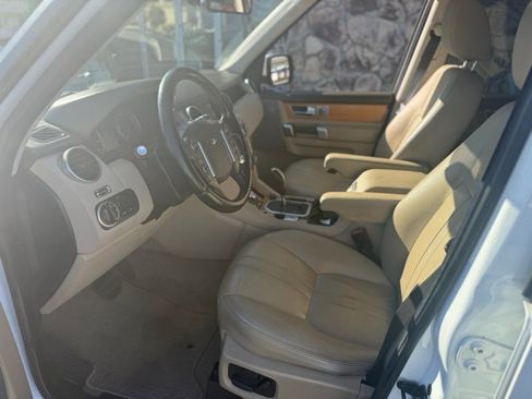 Used 2013 Land Rover LR4 HSE image 10