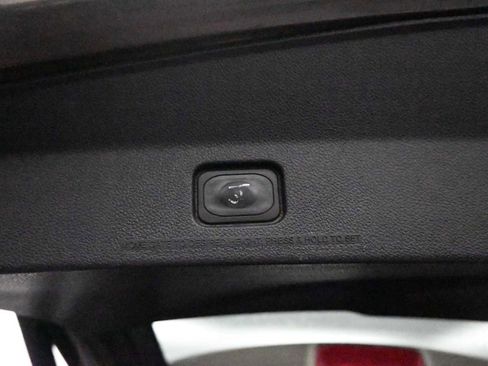 Used 2016 Ford Explorer XLT w/ Equipment Group 202A AWD/4WD image 25