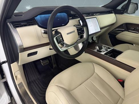 Used 2023 Land Rover Range Rover SE AWD/4WD image 4