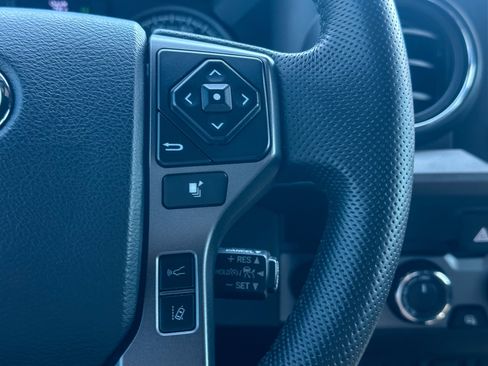 Used 2020 Toyota Tacoma TRD Off-Road w/ Technology Package image 28