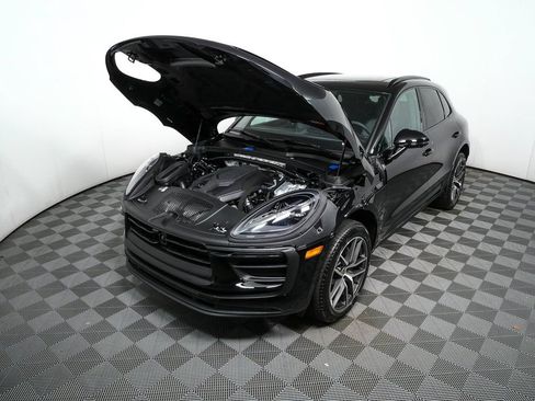 Used 2026 Porsche Macan AWD/4WD image 35