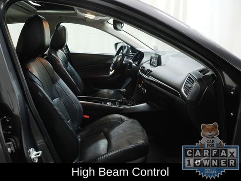 Used 2018 MAZDA MAZDA3 Grand Touring w/ Premium Equipment Package image 12