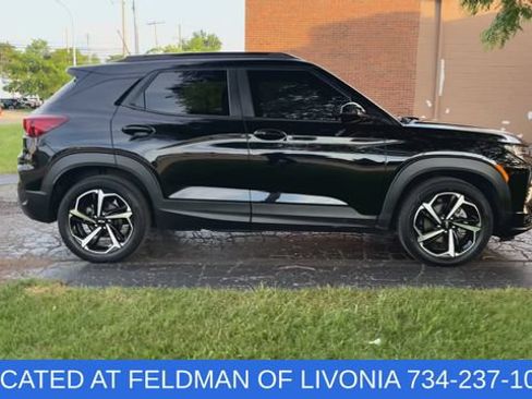 Used 2022 Chevrolet TrailBlazer RS w/ Sun and Liftgate Package FWD image 9