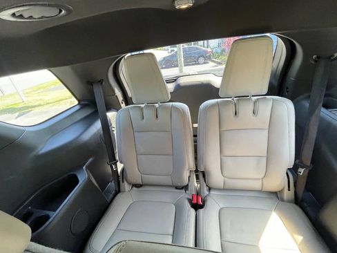 Used 2013 Ford Explorer XLT FWD image 29