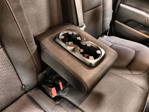 Used 2022 Chevrolet Colorado LT w/ LT Convenience Package image 22