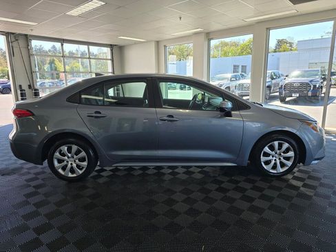 Used 2023 Toyota Corolla LE FWD image 2