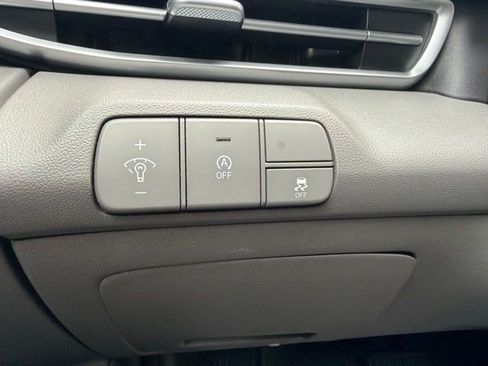Used 2024 Hyundai Elantra SE FWD image 27