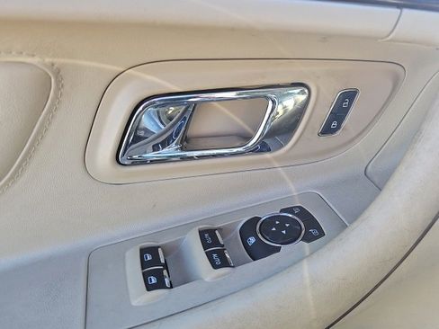 Used 2013 Ford Taurus Limited image 16
