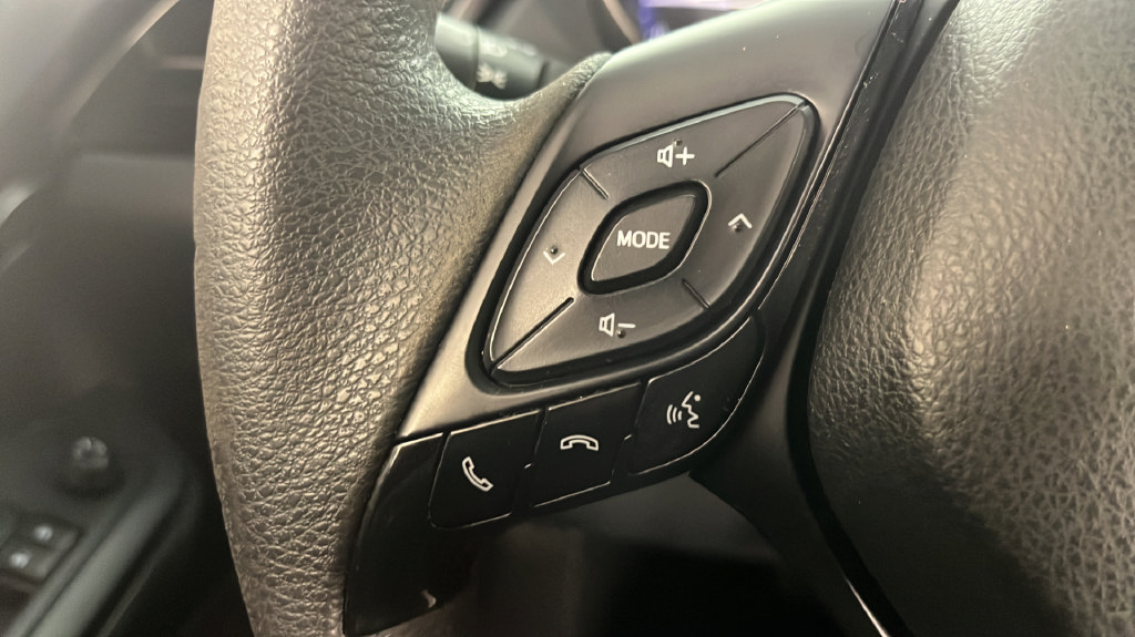 Used 2019 Toyota C-HR LE FWD image 24