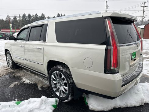 Used 2015 Cadillac Escalade ESV Premium image 5