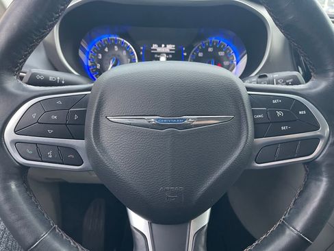 Used 2020 Chrysler Pacifica Touring w/ Cold Weather Group image 14