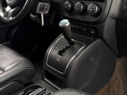 Used 2017 Jeep Patriot High Altitude AWD/4WD image 22