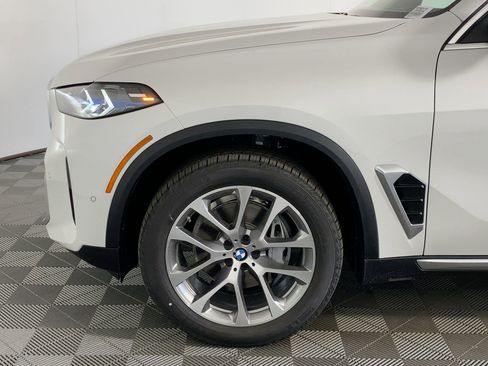Used 2026 BMW X5 sDrive40i w/ Premium Package image 9