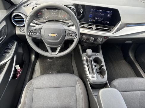 Used 2025 Chevrolet Trax LS FWD image 14