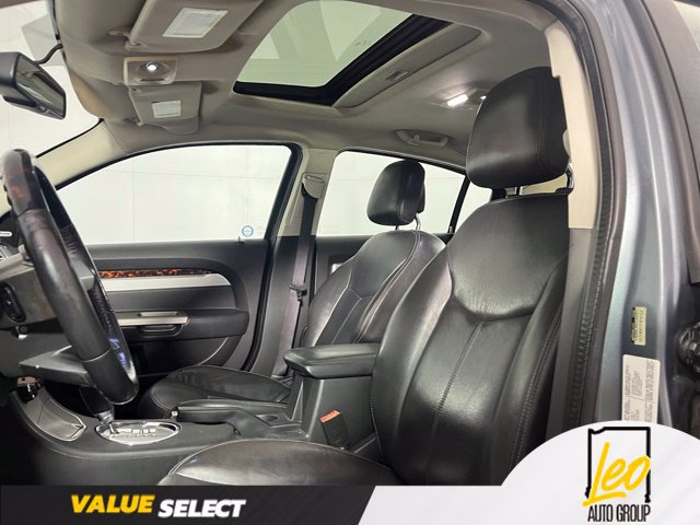 Used 2010 Chrysler Sebring Touring w/ Hands-Free Convenience Group FWD image 9