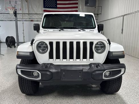 Used 2020 Jeep Wrangler Unlimited Sahara w/ Dual Top Group AWD/4WD image 3