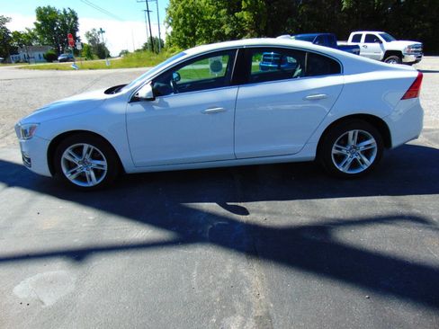 Used 2015 Volvo S60 T5 Premier w/ Climate Package AWD/4WD image 5