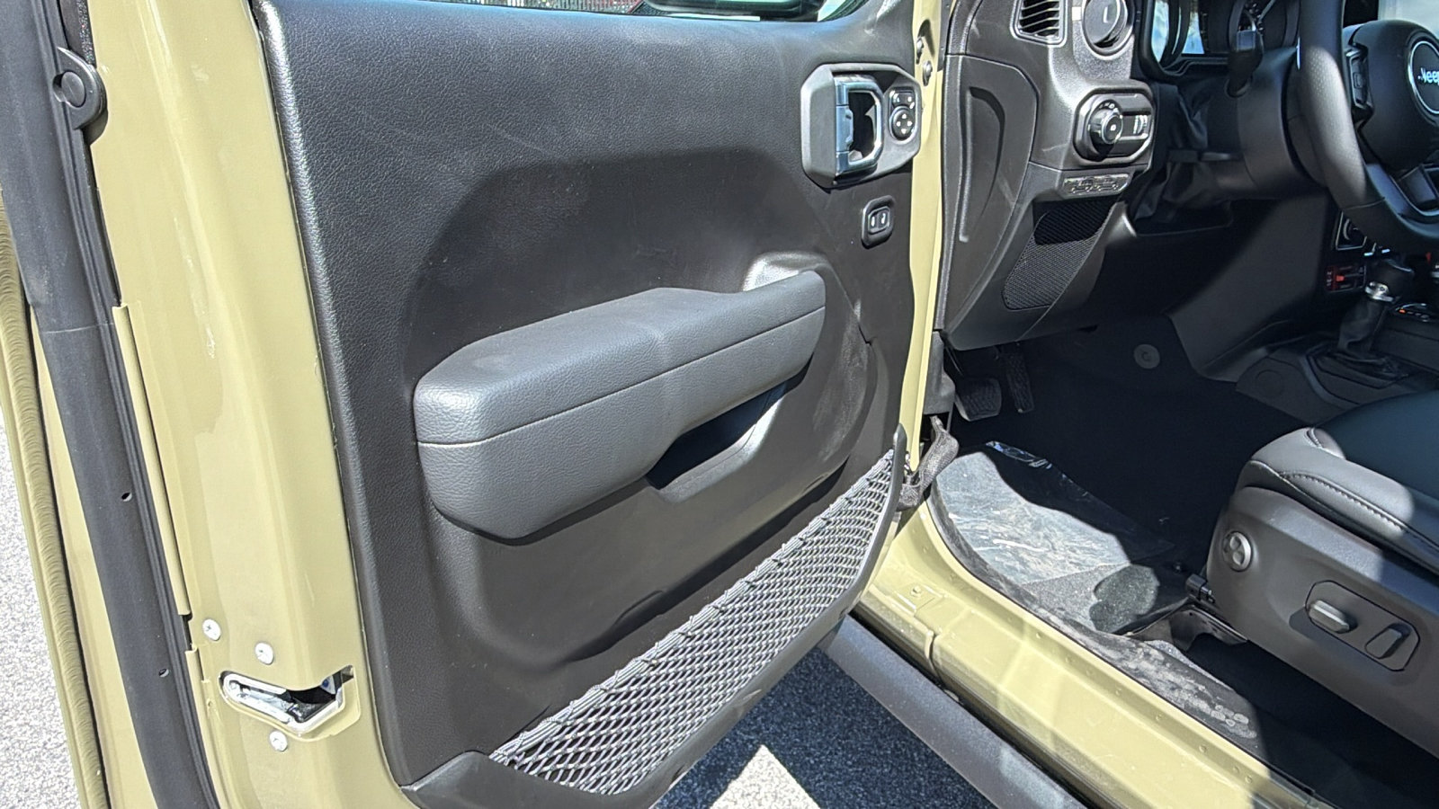 New 2027 Jeep Wrangler Unlimited Rubicon 392 AWD/4WD image 14