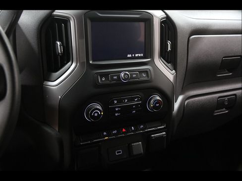 Used 2020 Chevrolet Silverado 1500 Custom w/ Custom Value Package AWD/4WD image 10