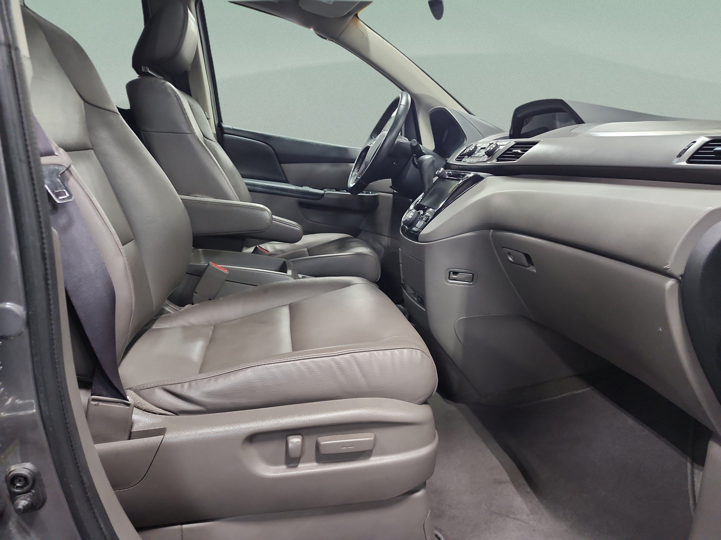Used 2015 Honda Odyssey EX-L image 19