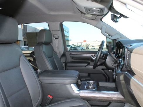 Used 2024 Chevrolet Silverado 2500 LTZ w/ LTZ Plus Package AWD/4WD image 17
