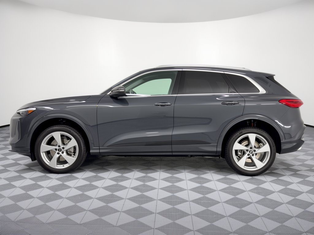 Used 2026 Audi Q5 Premium Plus w/ Premium Plus AWD/4WD image 2