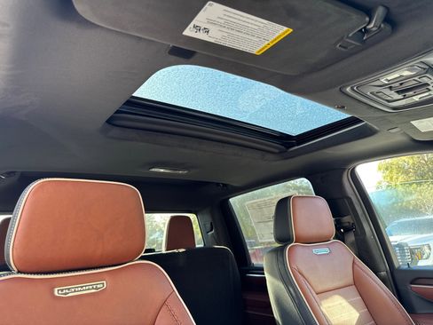 New 2026 GMC Sierra 3500 Denali Ultimate w/ LPO, Black Badging Package image 17