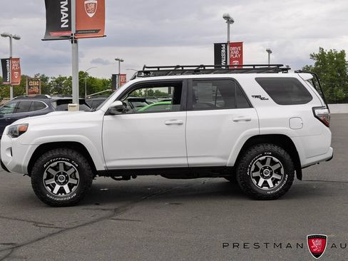 Used 2021 Toyota 4Runner TRD Off-Road AWD/4WD image 13