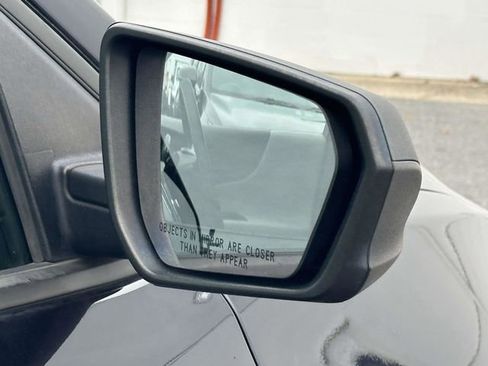 Used 2020 Chevrolet Equinox LS image 28