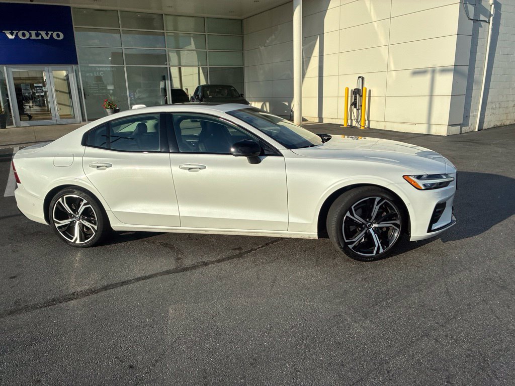 Used 2023 Volvo S60 B5 Plus w/ Climate Package AWD/4WD image 3