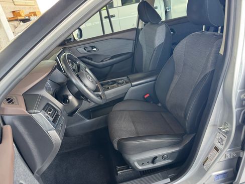Used 2023 Nissan Rogue SV AWD/4WD image 9