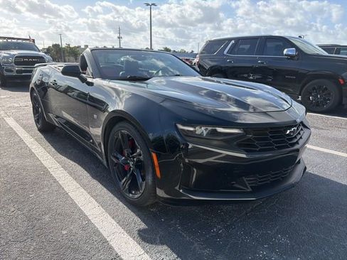 Used 2022 Chevrolet Camaro LT image 1